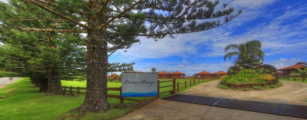 Ocean Breeze Cottages Burnt Pine Exterior photo